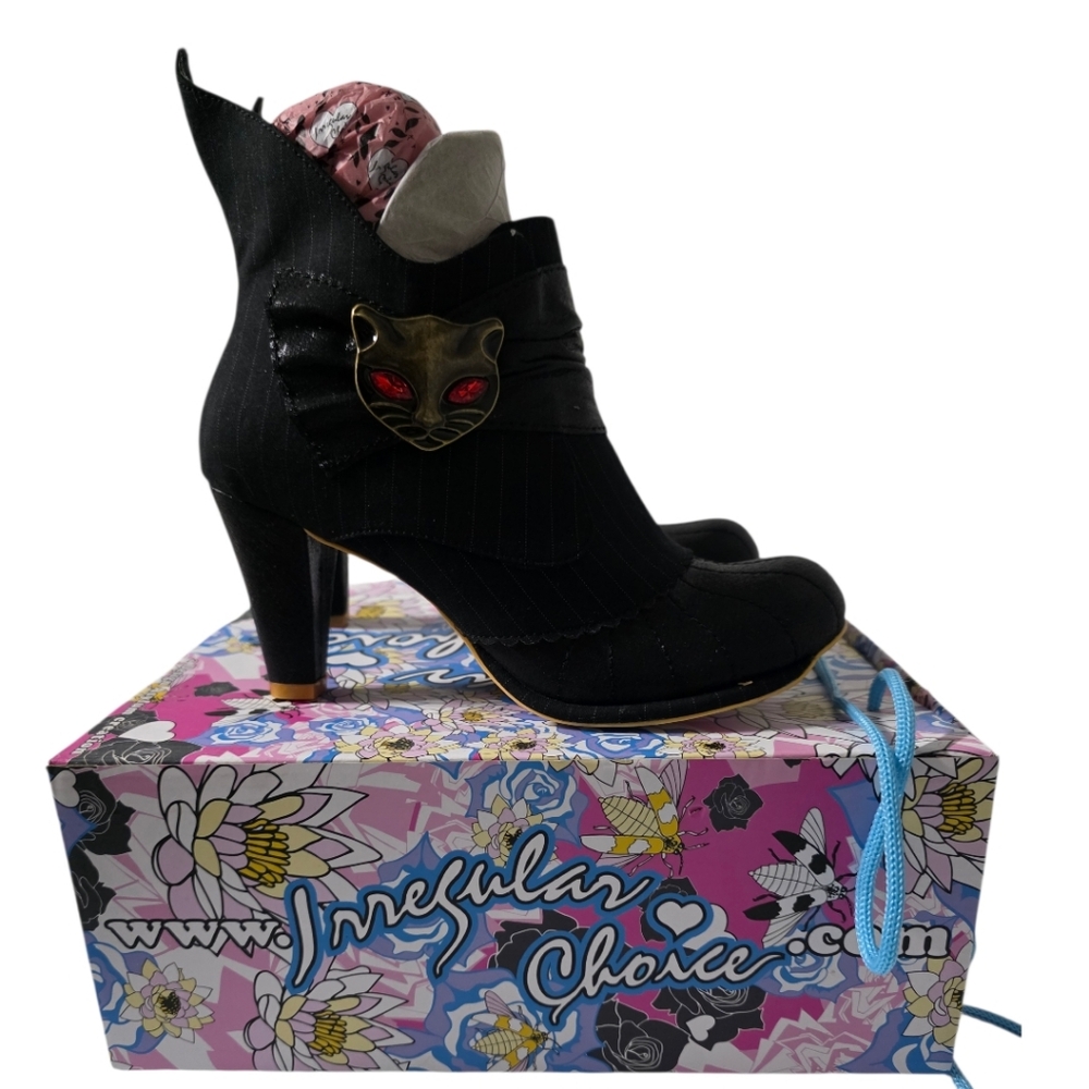 NIB Irregular Choice Miaow Pinstripe Cat Boots | EU 41 (Fits like 9-9.5)